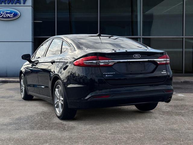 2018 ford fusion se