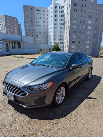 2019 ford fusion hybrid se