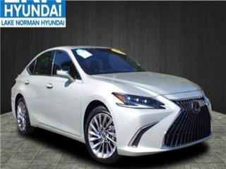 2023 Lexus ES ultra luxury