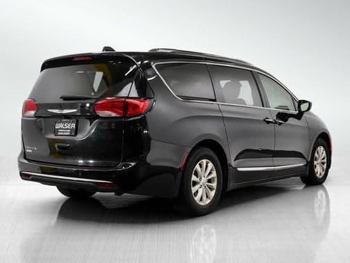 2018 chrysler pacifica touring l in burnsville, minnesota