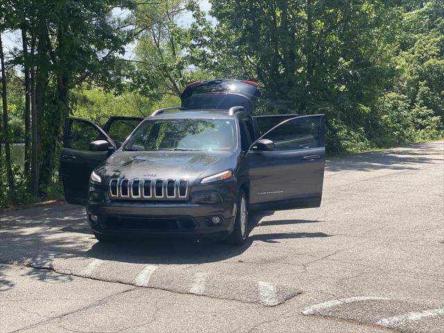 2016 jeep cherokee sport