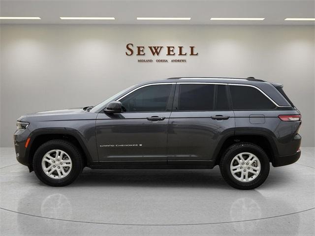 2022 jeep grand cherokee laredo