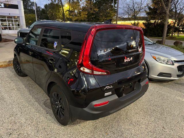 2022 kia soul lx