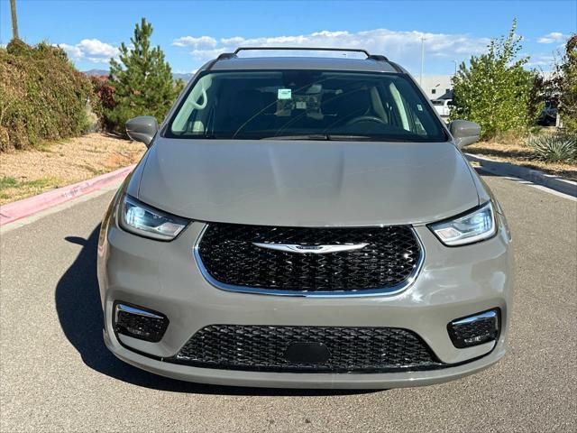 2022 chrysler pacifica touring-l