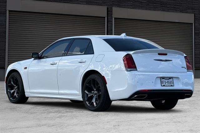 2021 chrysler 300 s