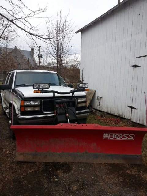 1992 gmc suburban 2500 454 4wd with boss plow tow package