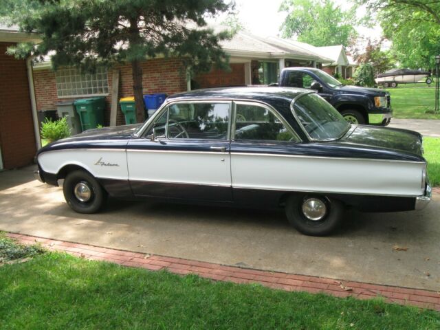 ford falcon 1961 (2-door) very clean good everyday car