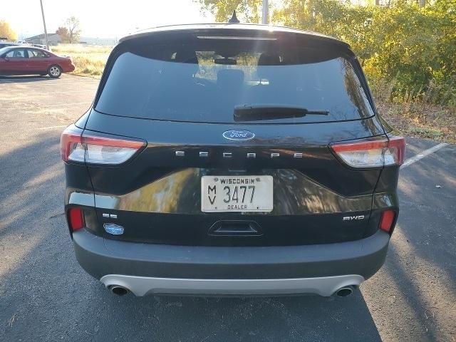 2022 ford escape se