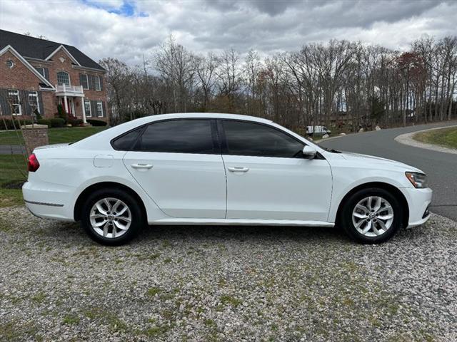2018 volkswagen passat 2.0t s