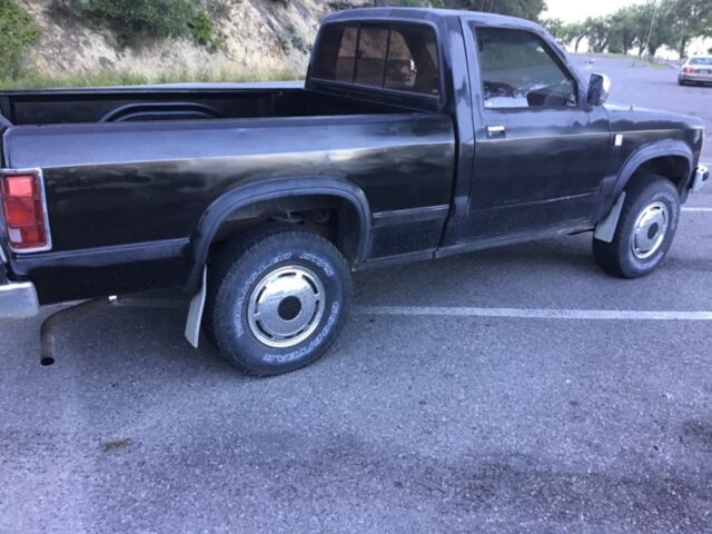dodge dakota le 4x4 new brakes put on 1 year ago, new air bags to help with load