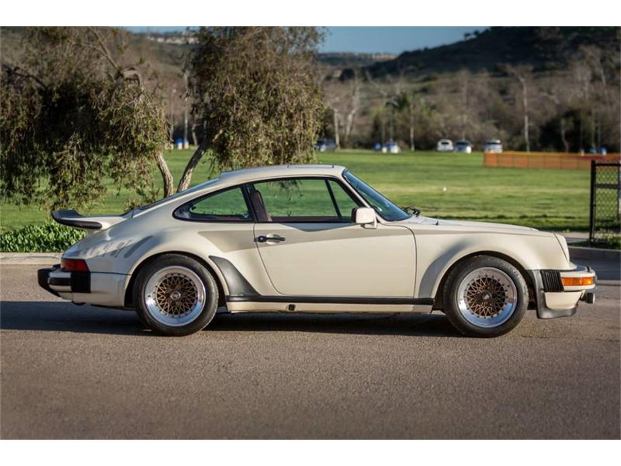 1976 porsche 911 carrera turbo