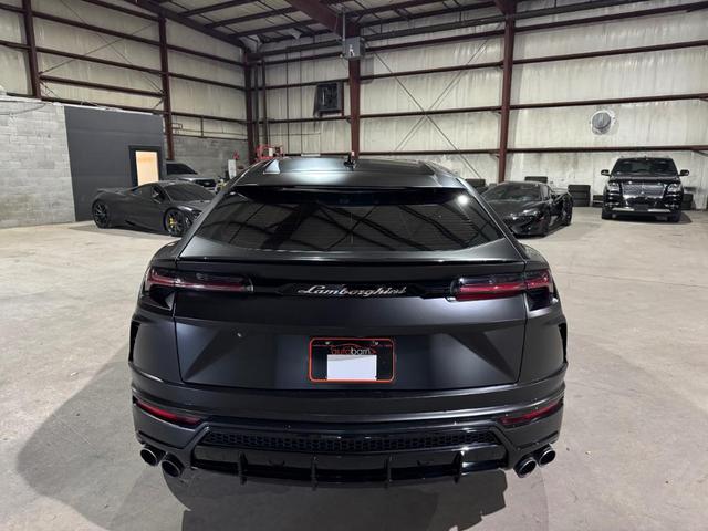 2021 lamborghini urus base