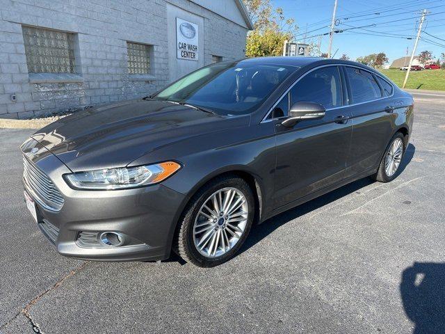 2016 ford fusion se