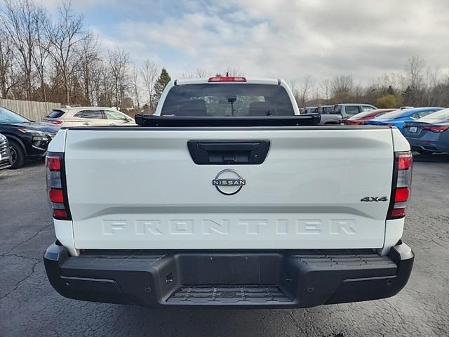 2022 nissan frontier s