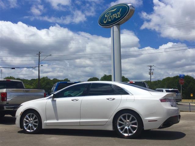 2016 lincoln mkz base