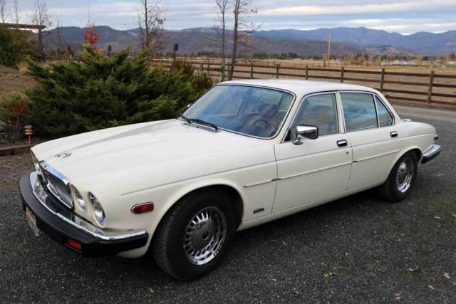 jaguar 1986- xj 6 - 4 door sedan, clean title, beautiful condition!
