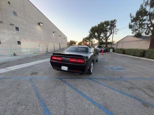 2022 dodge challenger