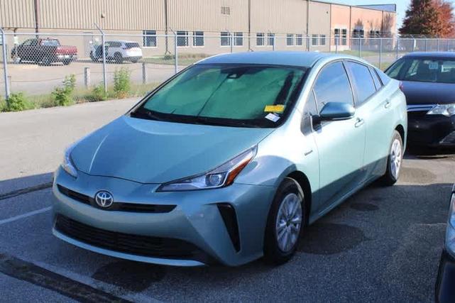 2022 toyota prius l