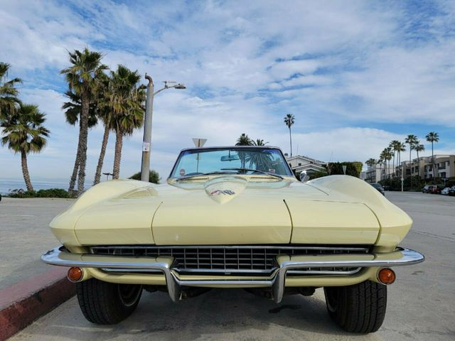 1965 chevrolet corvette stingray