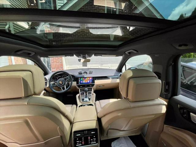 2022 porsche cayenne platinum edition