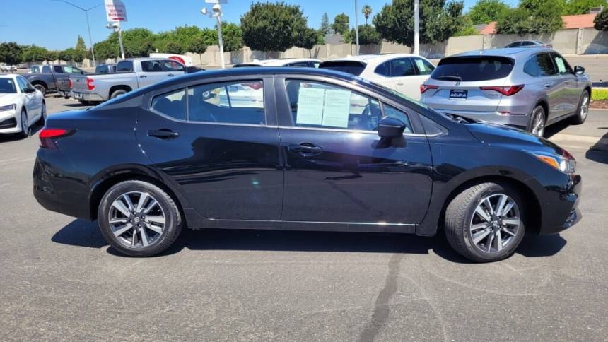 2021 nissan versa sv