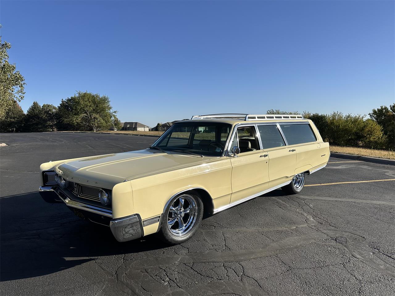 1967 chrysler town & country