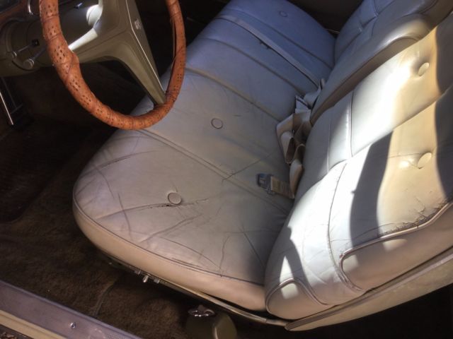 coupe de ville 1972 cadillac, 2 door