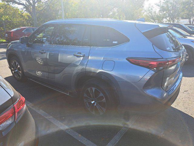 2021 toyota highlander xle
