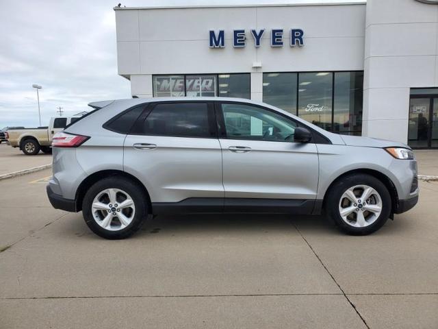2020 ford edge se