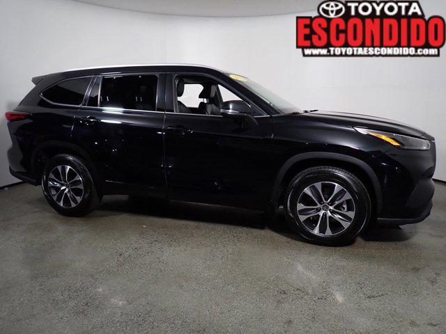 2022 toyota highlander xle