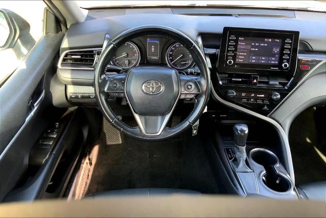 2021 toyota camry se
