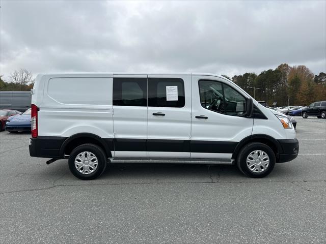 2022 ford transit-150 base
