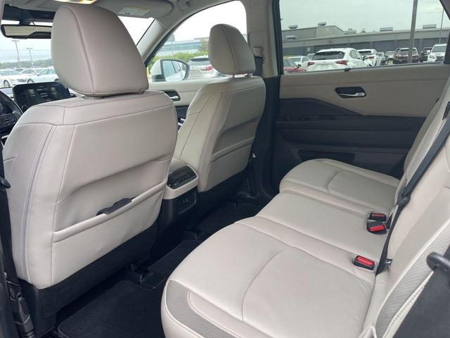 2023 nissan pathfinder sl