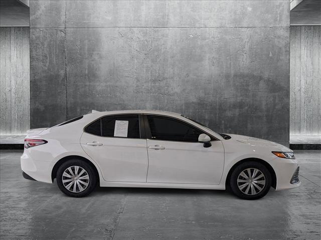 2022 toyota camry le