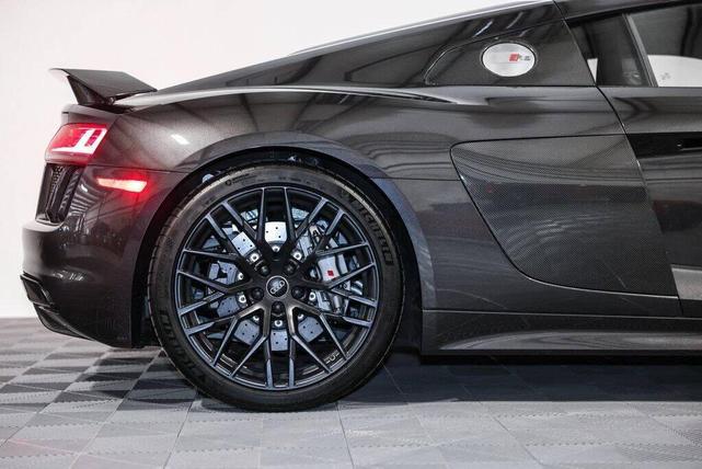 2017 audi r8 5.2 v10 plus