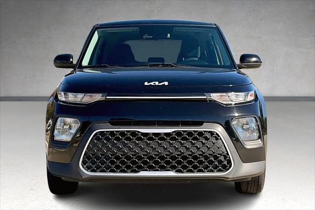 2022 kia soul lx