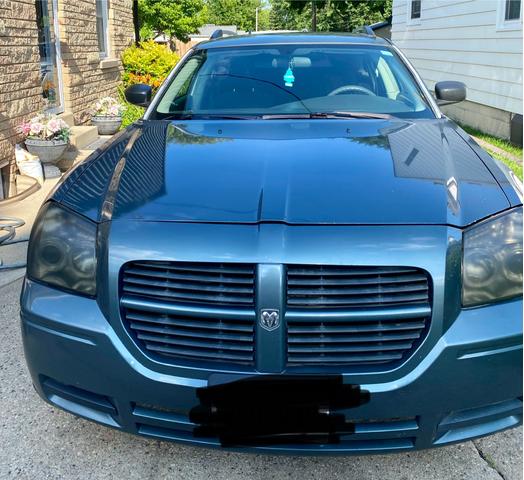 2005 dodge magnum se