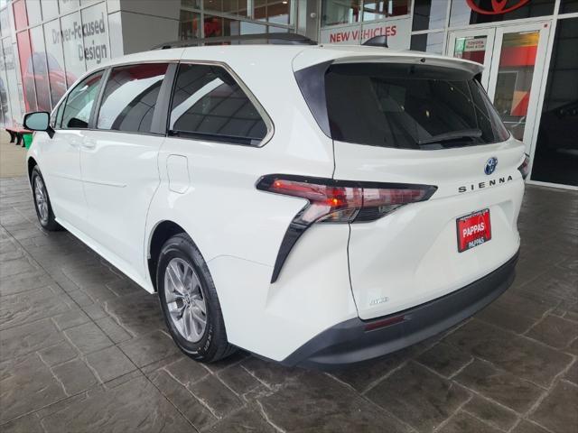 2024 toyota sienna le