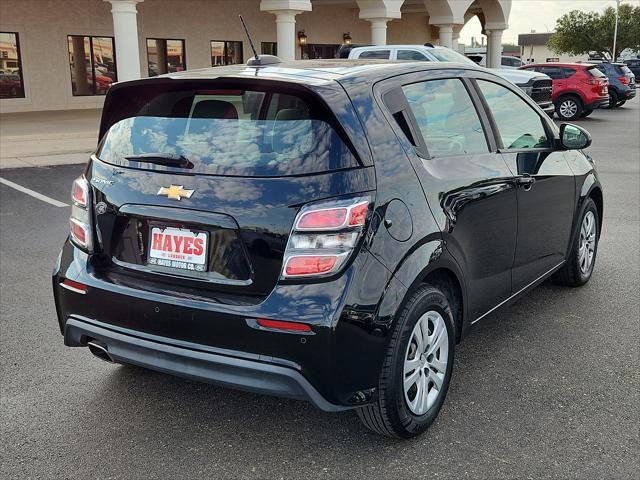 2020 chevrolet sonic fwd hatchback 1fl 5-door