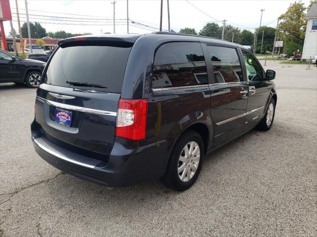 2014 chrysler town & country touring