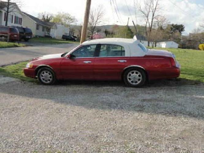 1998 lincoln town car signature series red w/white rag top, low miles in salem, va