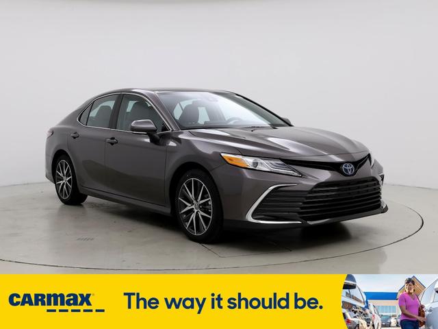 2022 toyota camry hybrid xle