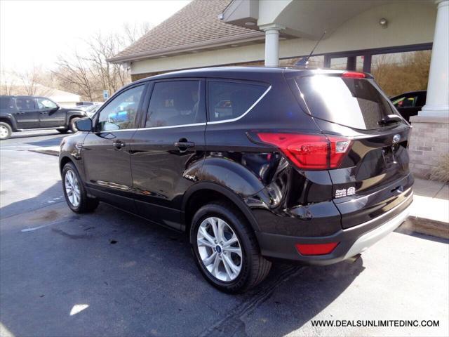 2019 ford escape se