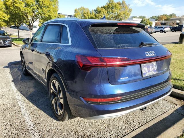 2022 audi e-tron premium plus