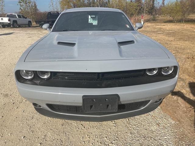 2021 dodge challenger sxt
