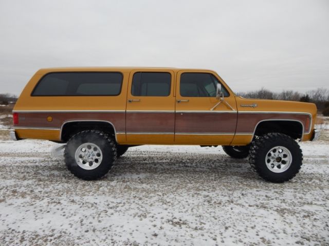 1973 chevrolet suburban 1500, 350 v-8, auto, lifted, 4x4, rust free!