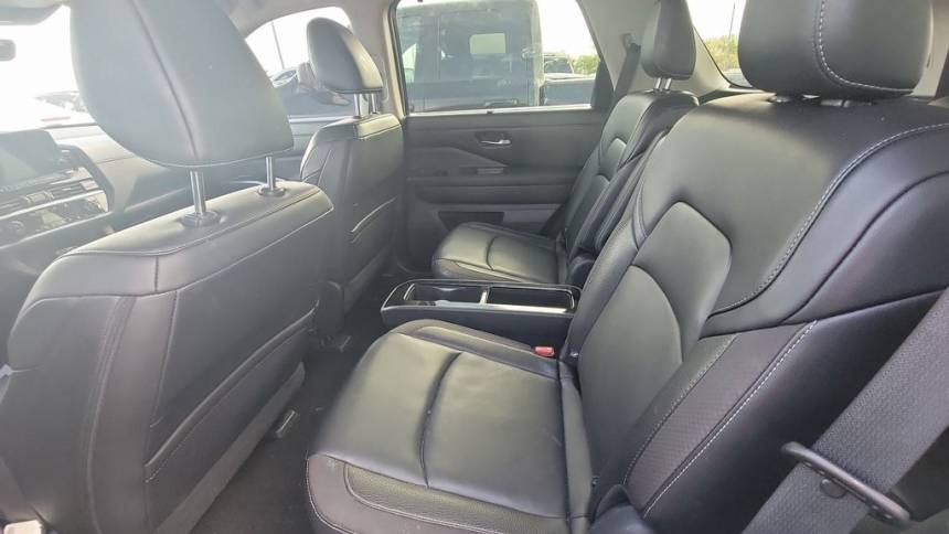 2023 nissan pathfinder sl