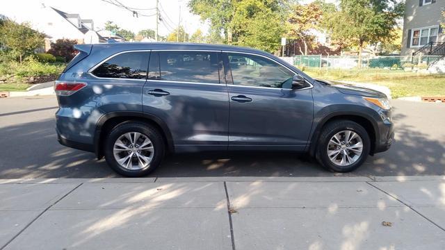 2014 toyota highlander le plus