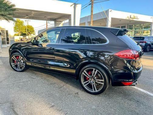 2012 porsche cayenne
