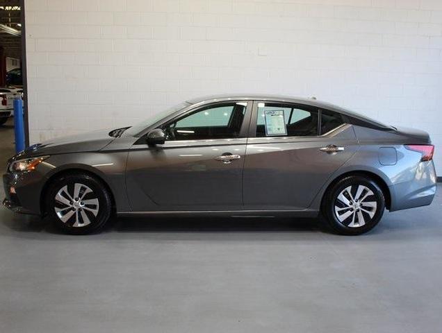2019 nissan altima in burlington, wisconsin